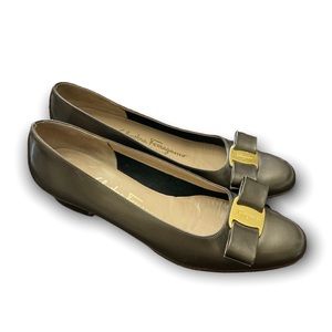 Salvatore Ferragamo Brown-ish/Gray Bowed Flats with Small Heel - 7.5